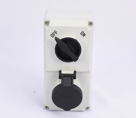 Ổ cắm chuyển mạch nguồn công nghiệp IP44 32A ba pha với khóa liên động cơ học