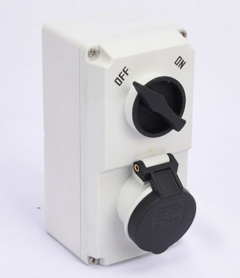 Ổ cắm chuyển mạch nguồn công nghiệp IP44 32A ba pha với khóa liên động cơ học